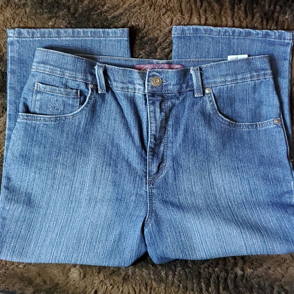 Capris - Picture 3 of 7